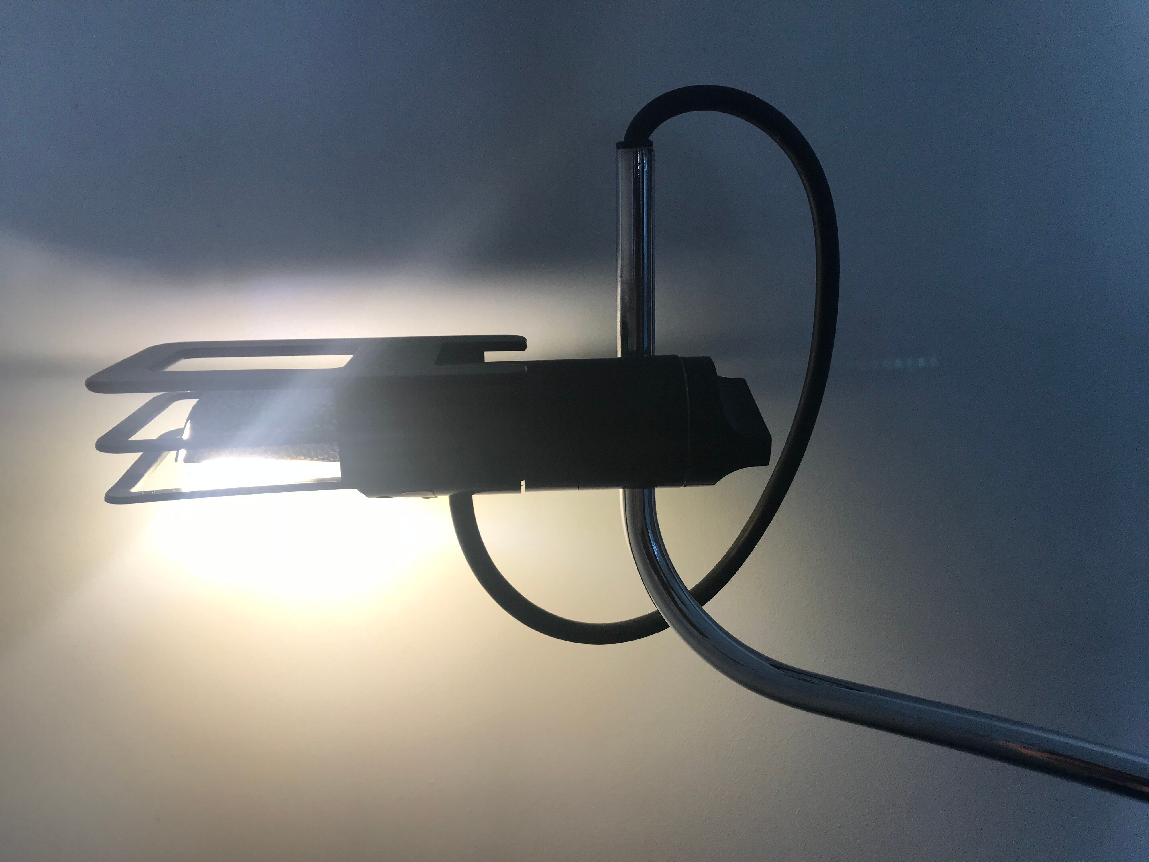 Halogen lamp Black wing Oluce Gecchelin Italia 1970