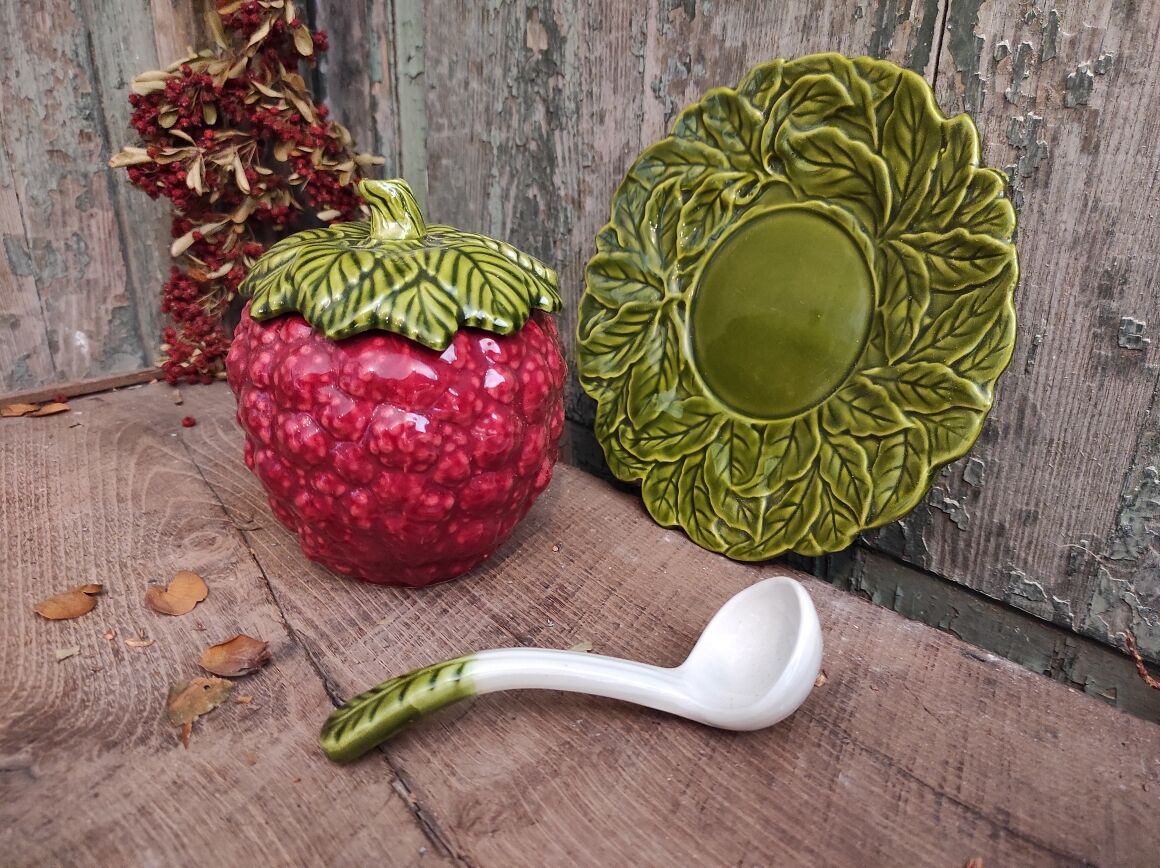 Vintage French set for jam, in the form of a strawberry