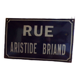 Enameled plaque Rue Aristide Briand