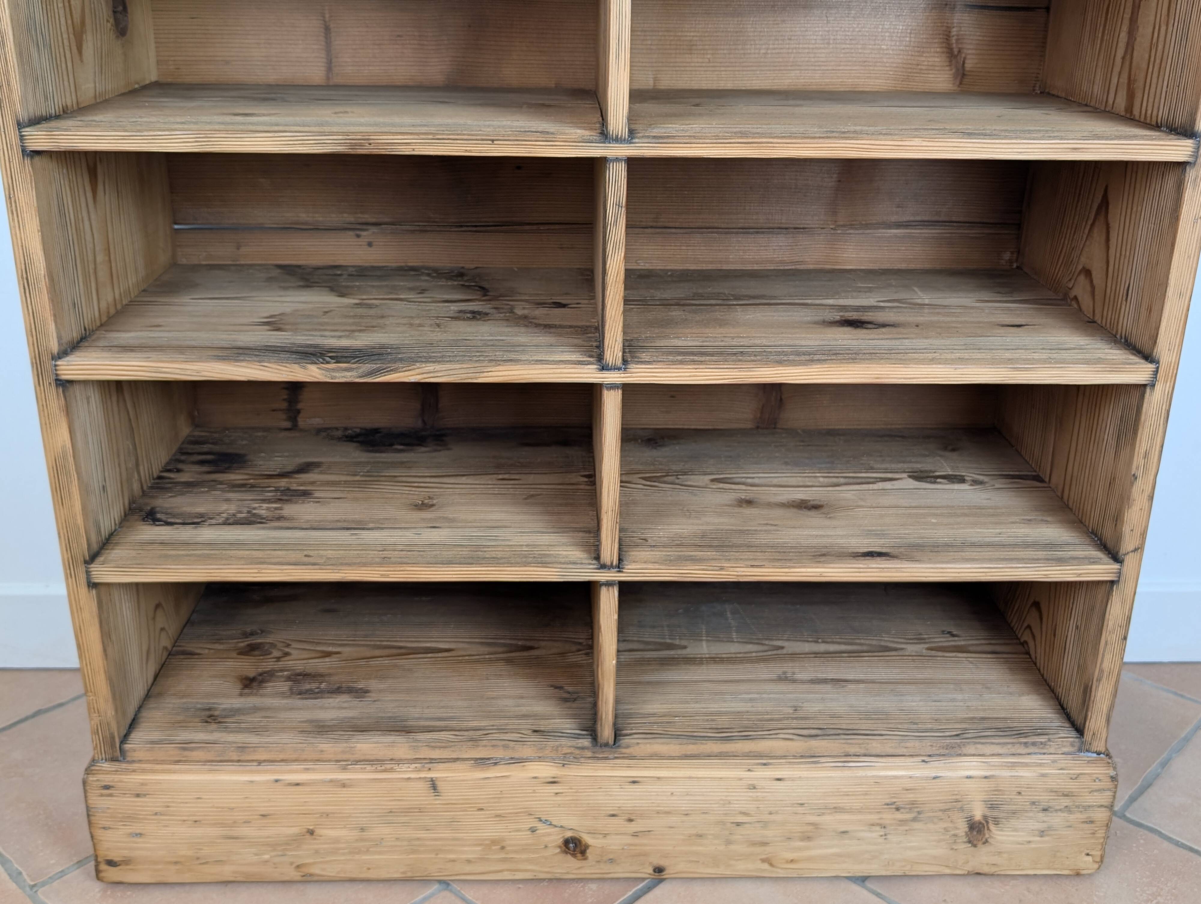 Workshop furniture with lockers