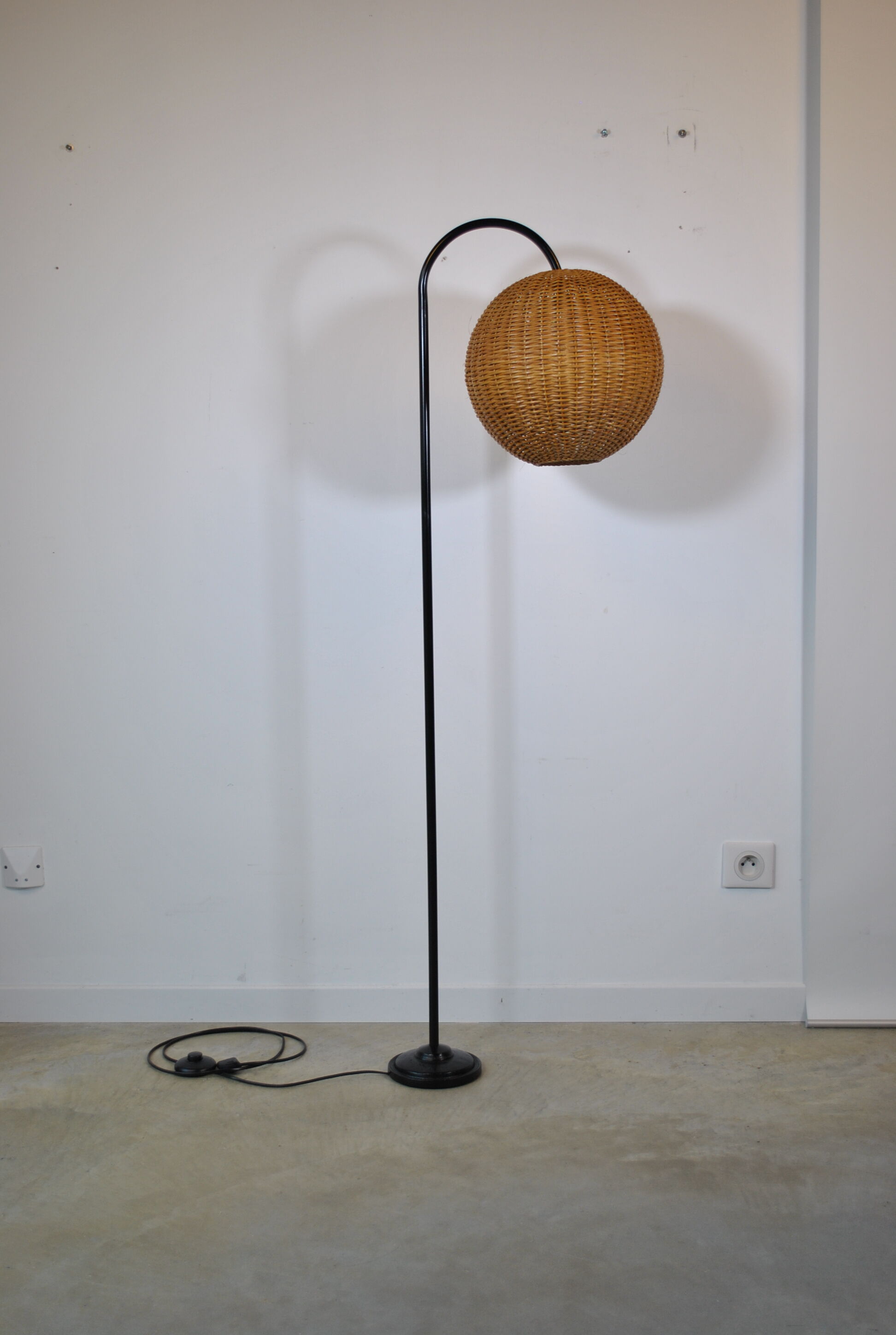 Rattan ball floor lamp 1970