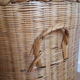 Wicker basket with lid