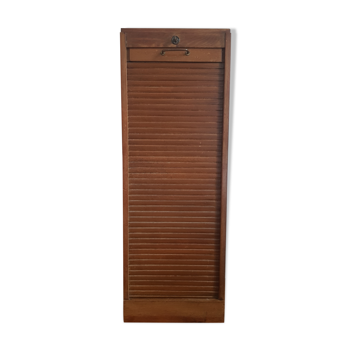 Sliding curtain cabinet