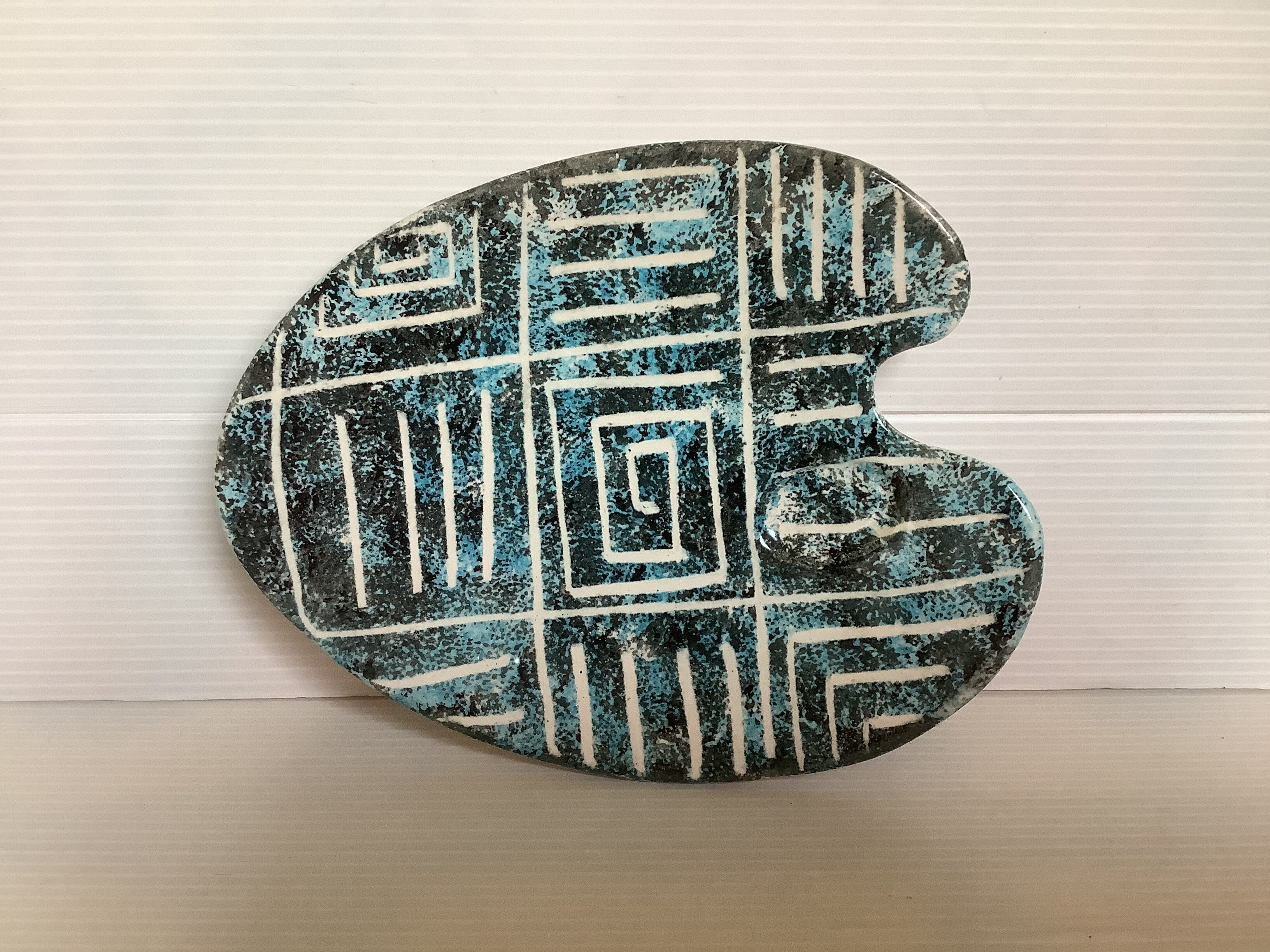 Empty pocket painter's palette geometric patterns