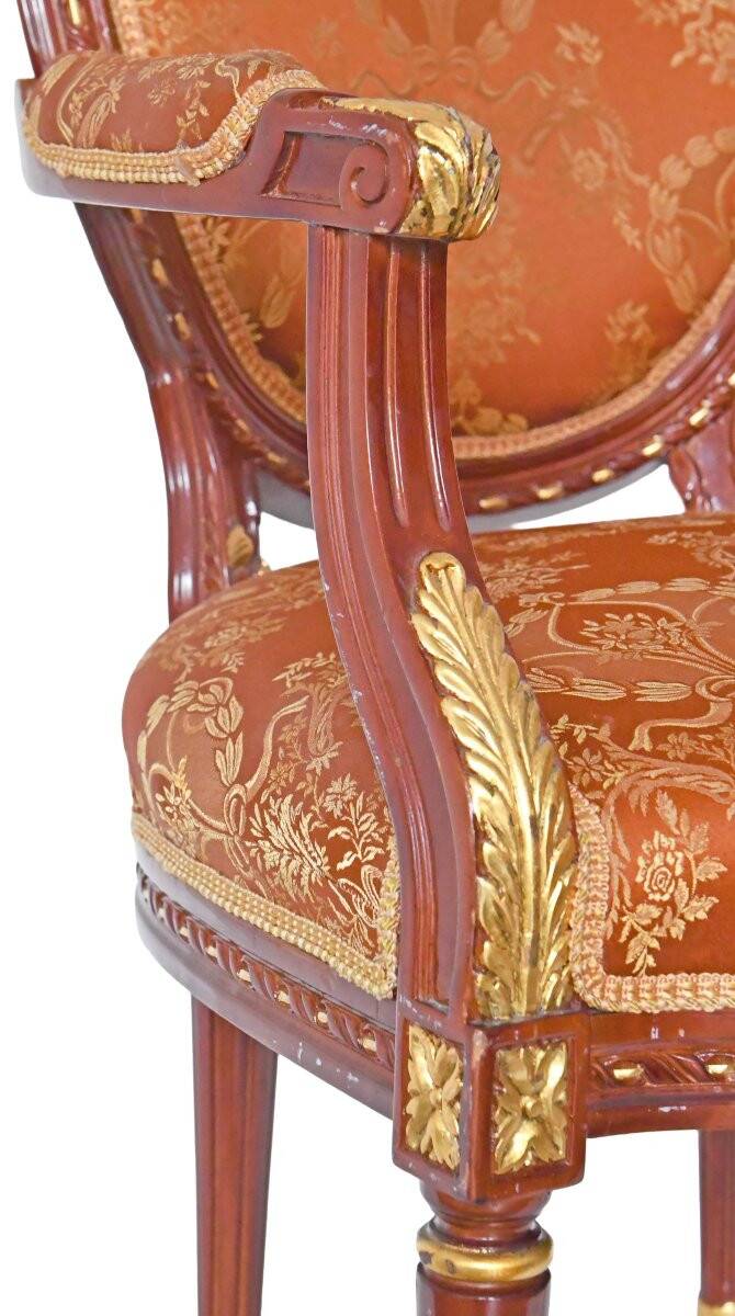 Suite de 3 fauteuils cabriolet de style Louis XVI