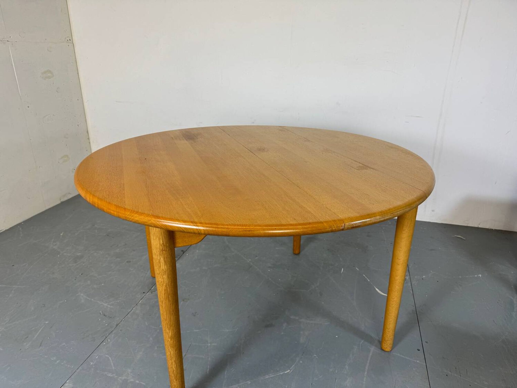 Table à manger ronde extensible en chêne, design danois du milieu du siècle, années 1960