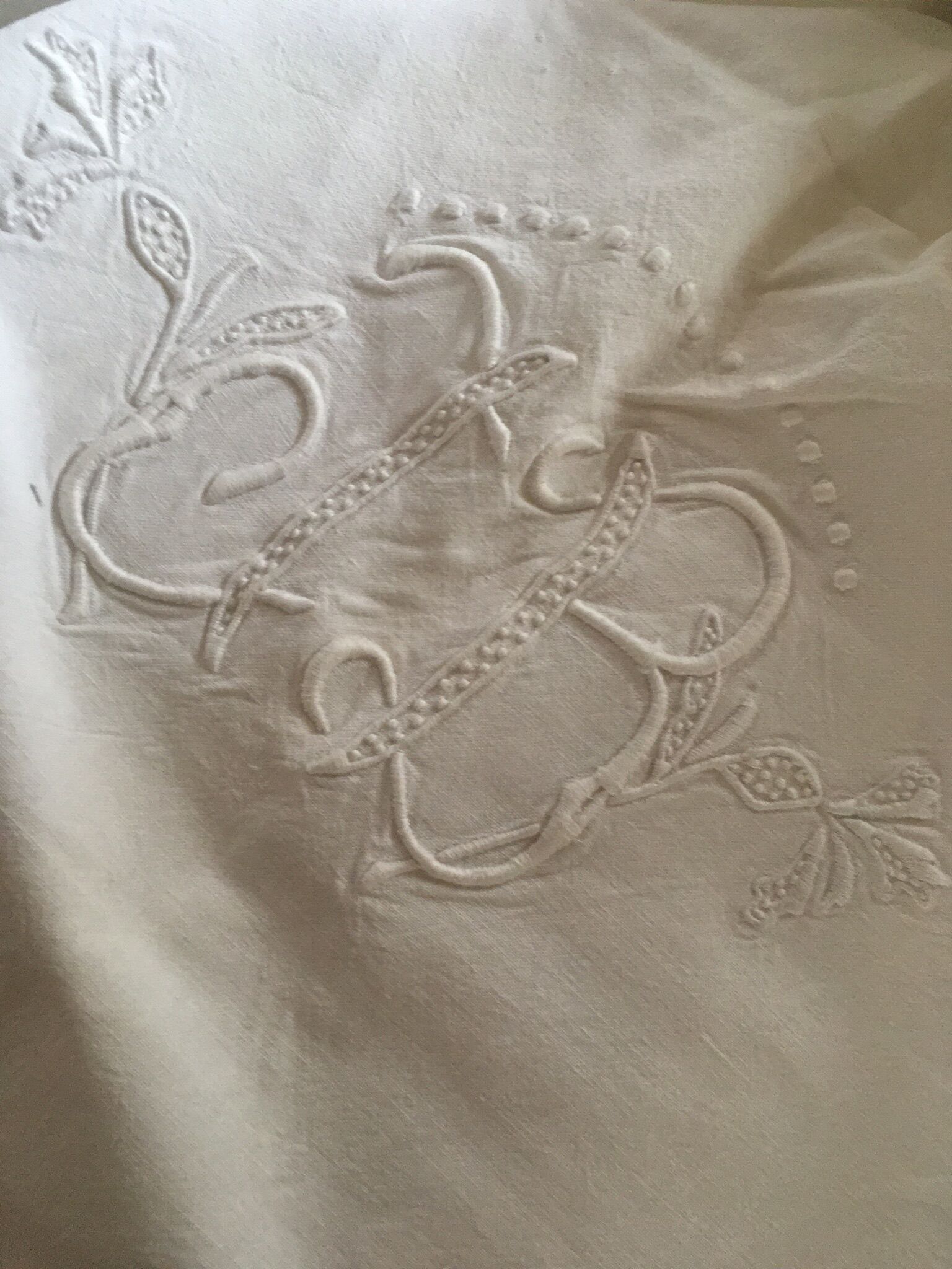 Embroidered cotton sheet JB.