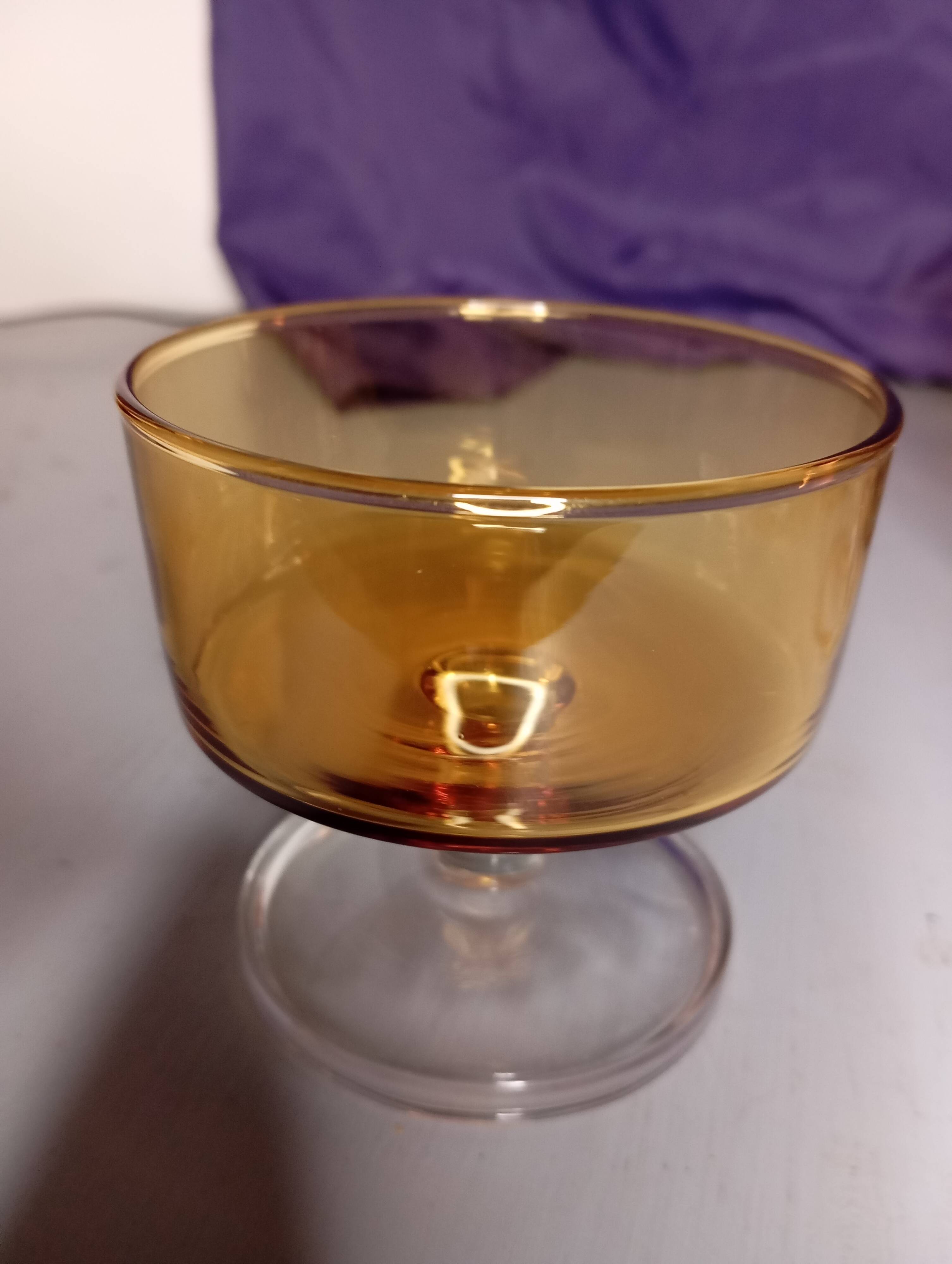 Serie de 12 coupes en verre vintage