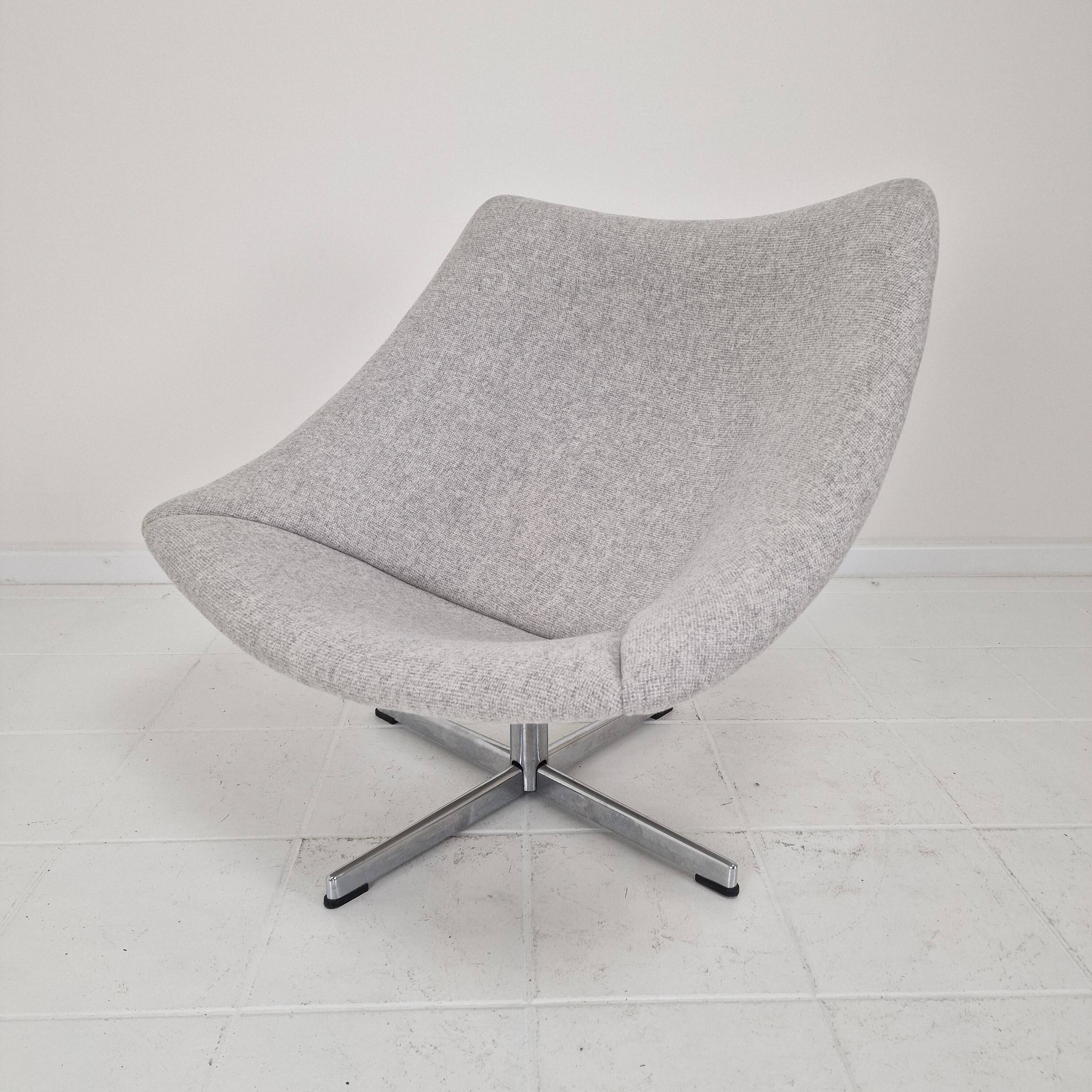 Restored Artifort Oyster Lounge Chair With Cross Base by Pierre Paulin, 60'