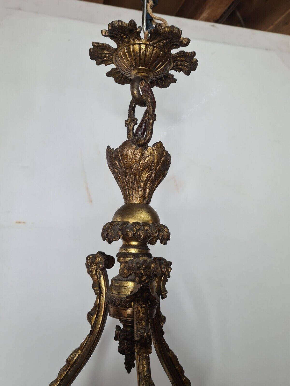 LOUIS XV style chandelier in gilded and patinated bronze with draped women