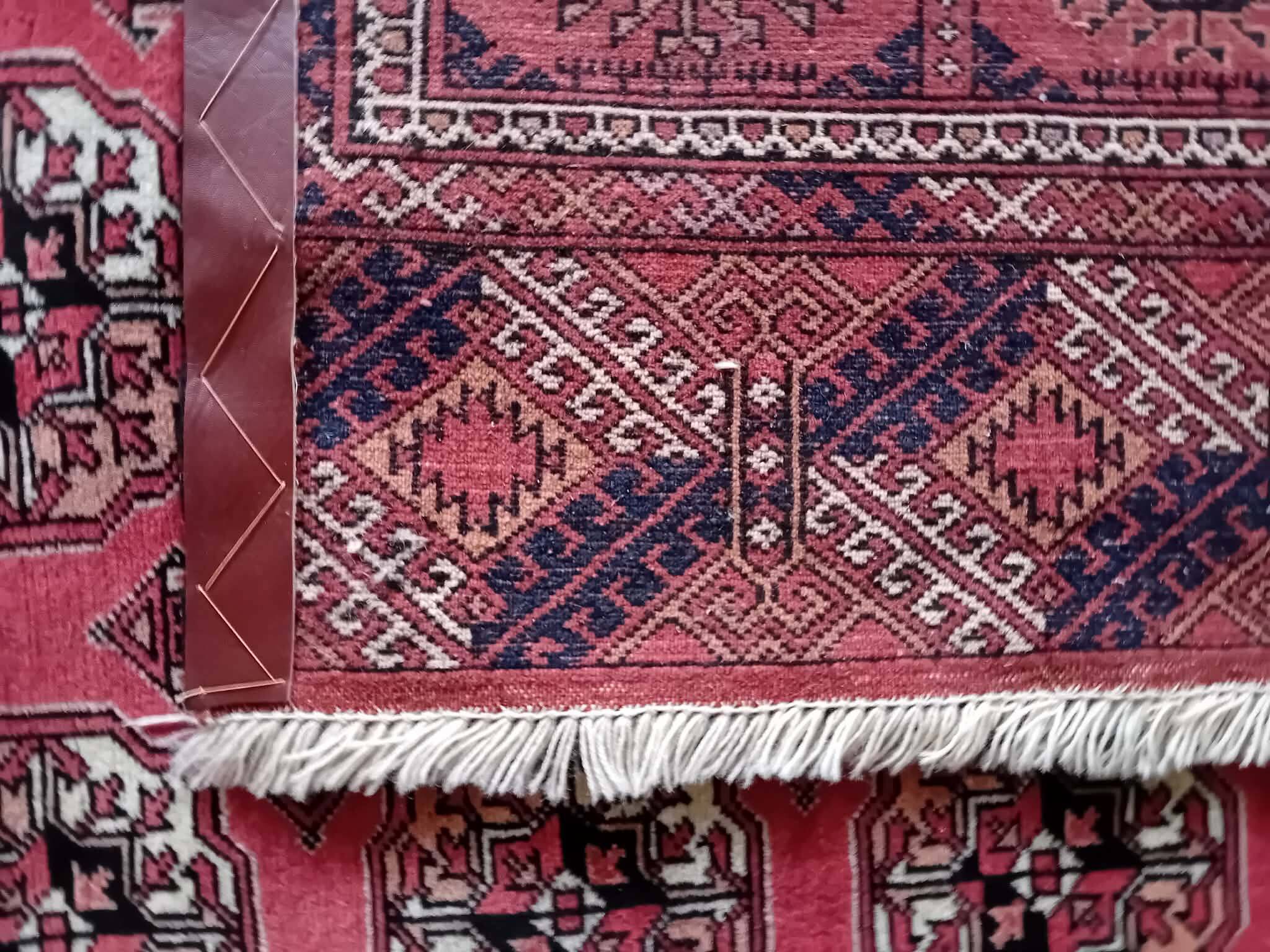 Handmade Persian Boukhara rug 240x175cm