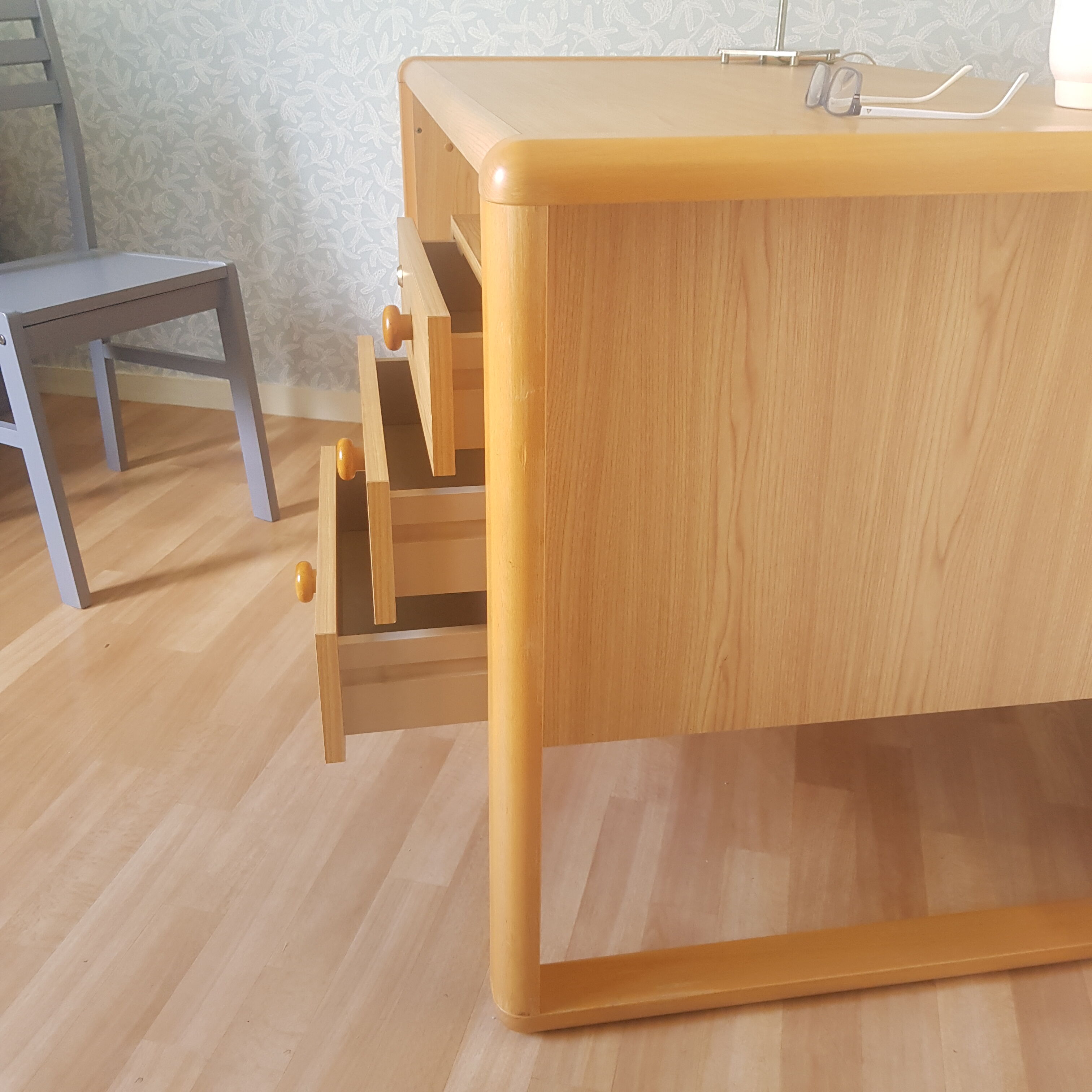 80s desk
