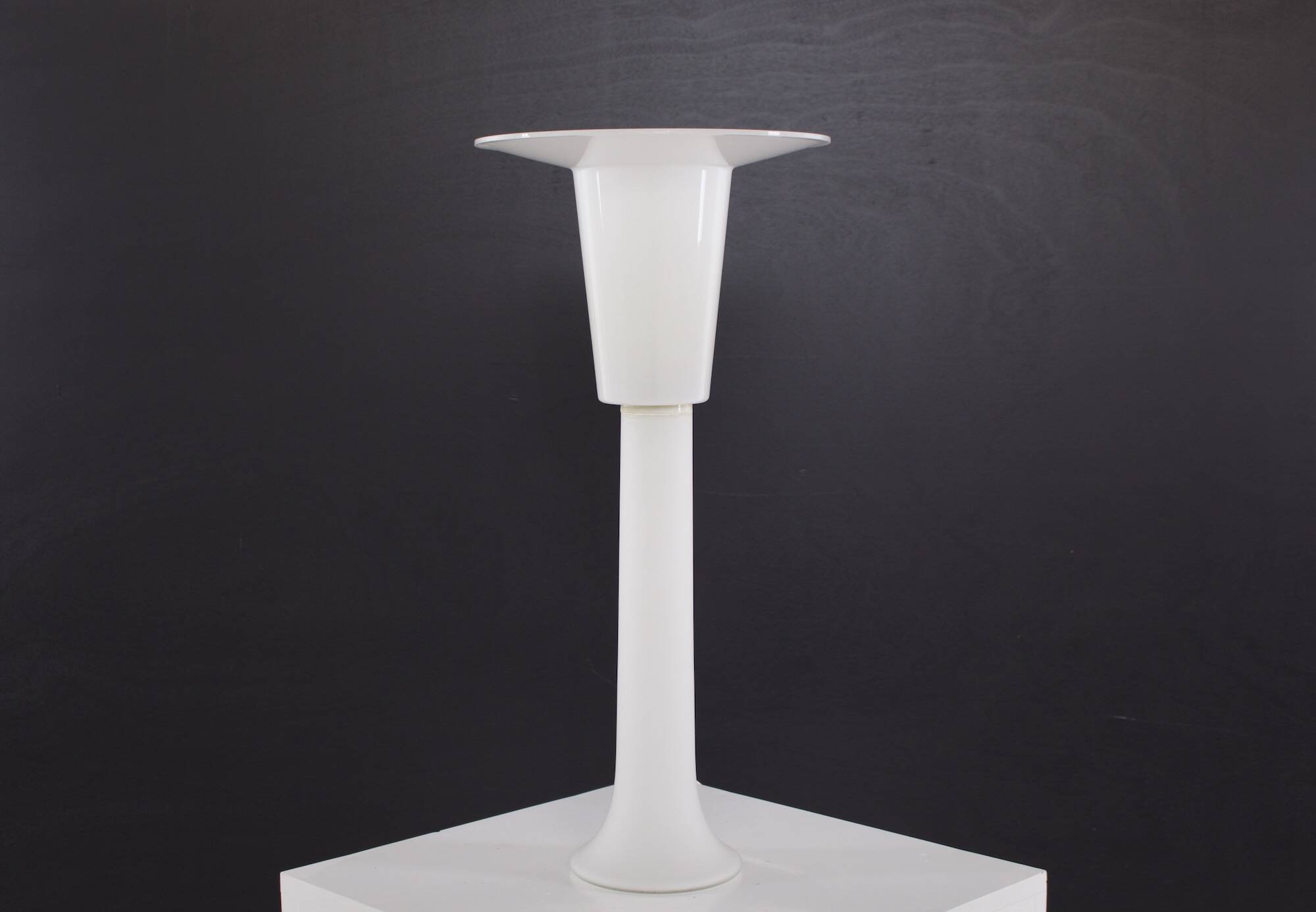 Large Luxus Sweden lamp.