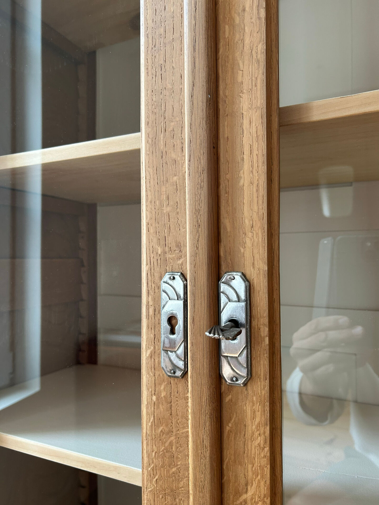 Art Deco glass cabinet (renovated)