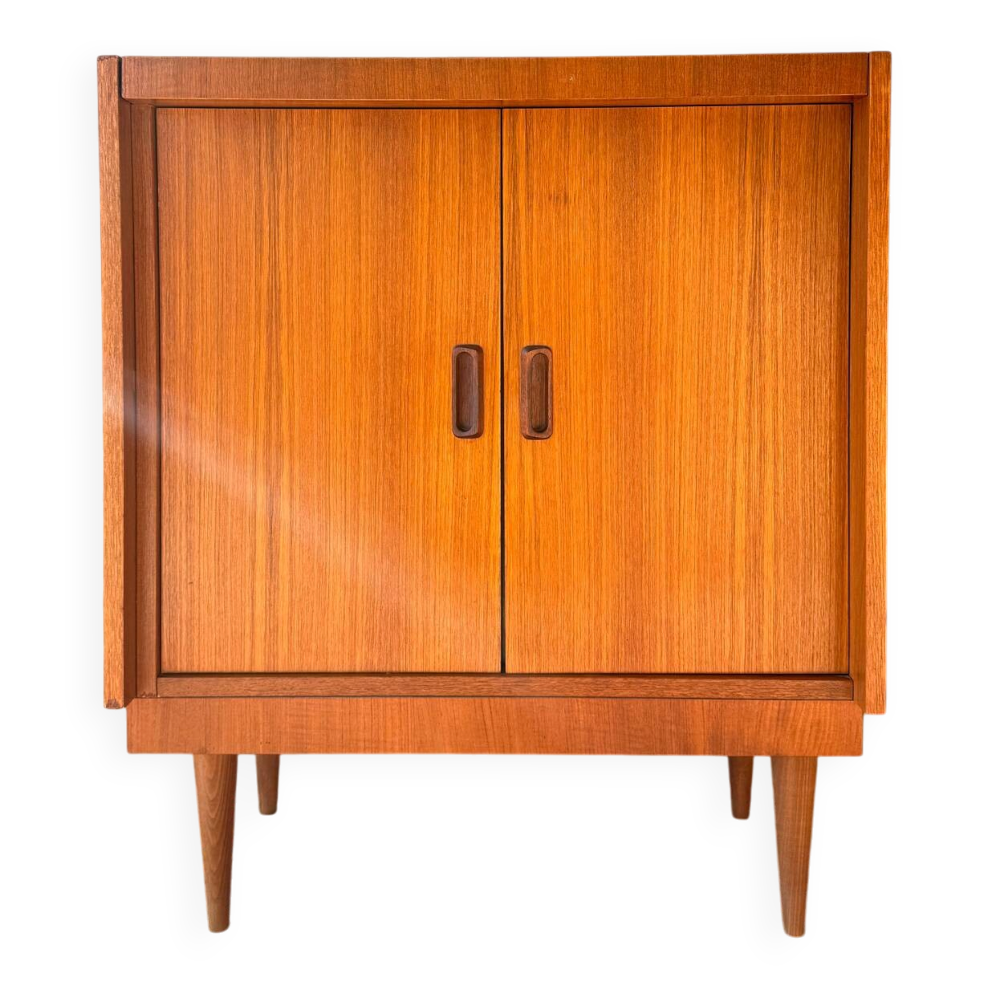Vintage Scandinavian teak chest of drawers, 1960.