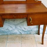 Hairdresser dating from the 50s