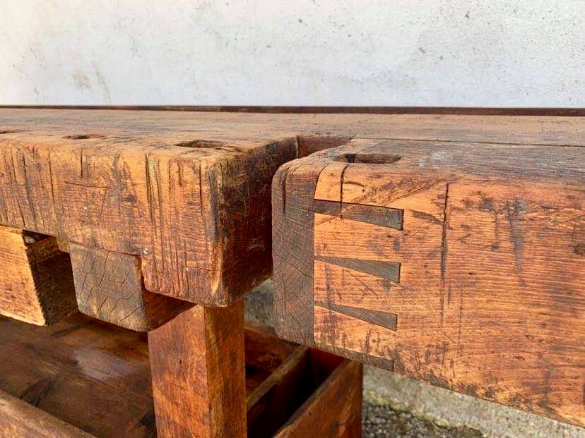 Old carpenter's workbench in solid wood late nineteenth century