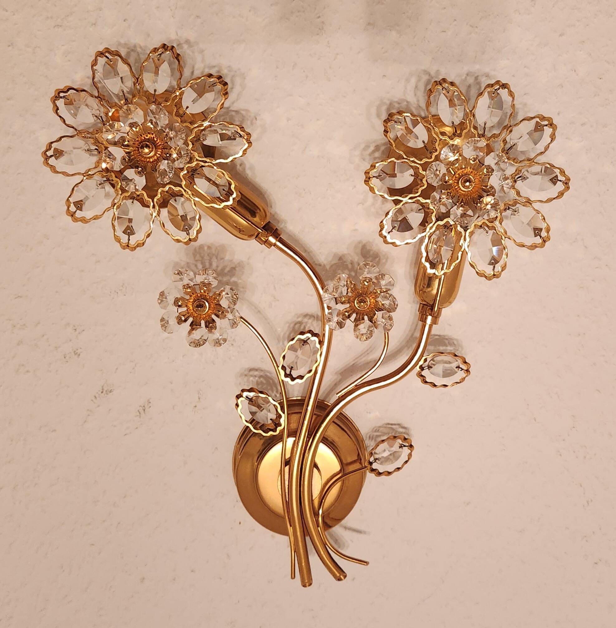 Set Hollywood Regency Wandlampe vergoldet Messing Swarovski-Kristalle Palwa