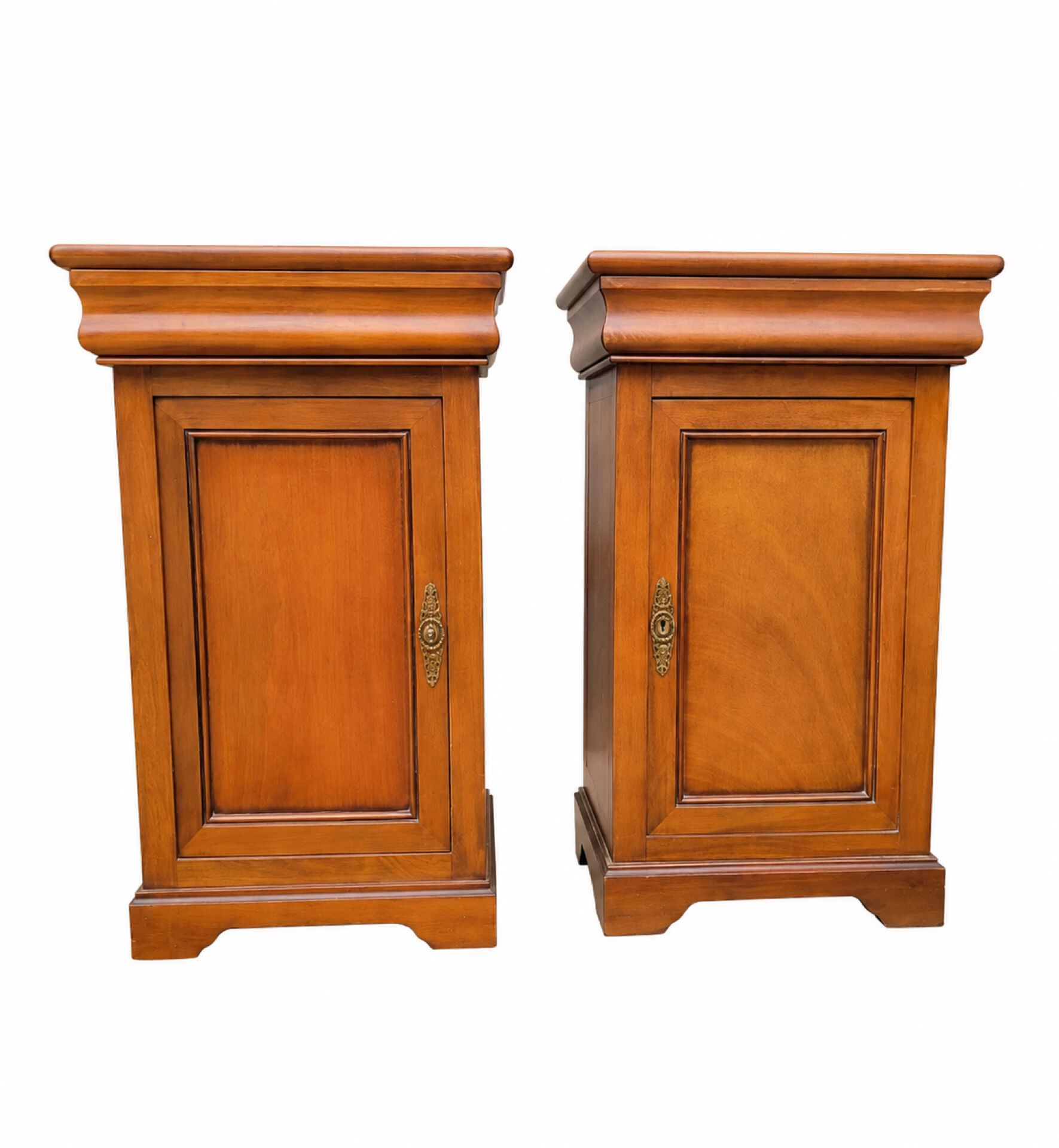 Pair of vintage bedside tables in solid cherry wood – Louis-Philippe style
