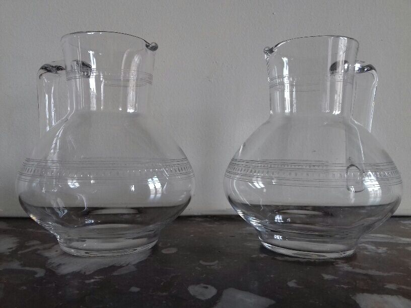 Lot of 7 glasses and 2 carafes