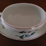 Covered sauce boat on Sarreguemines frame