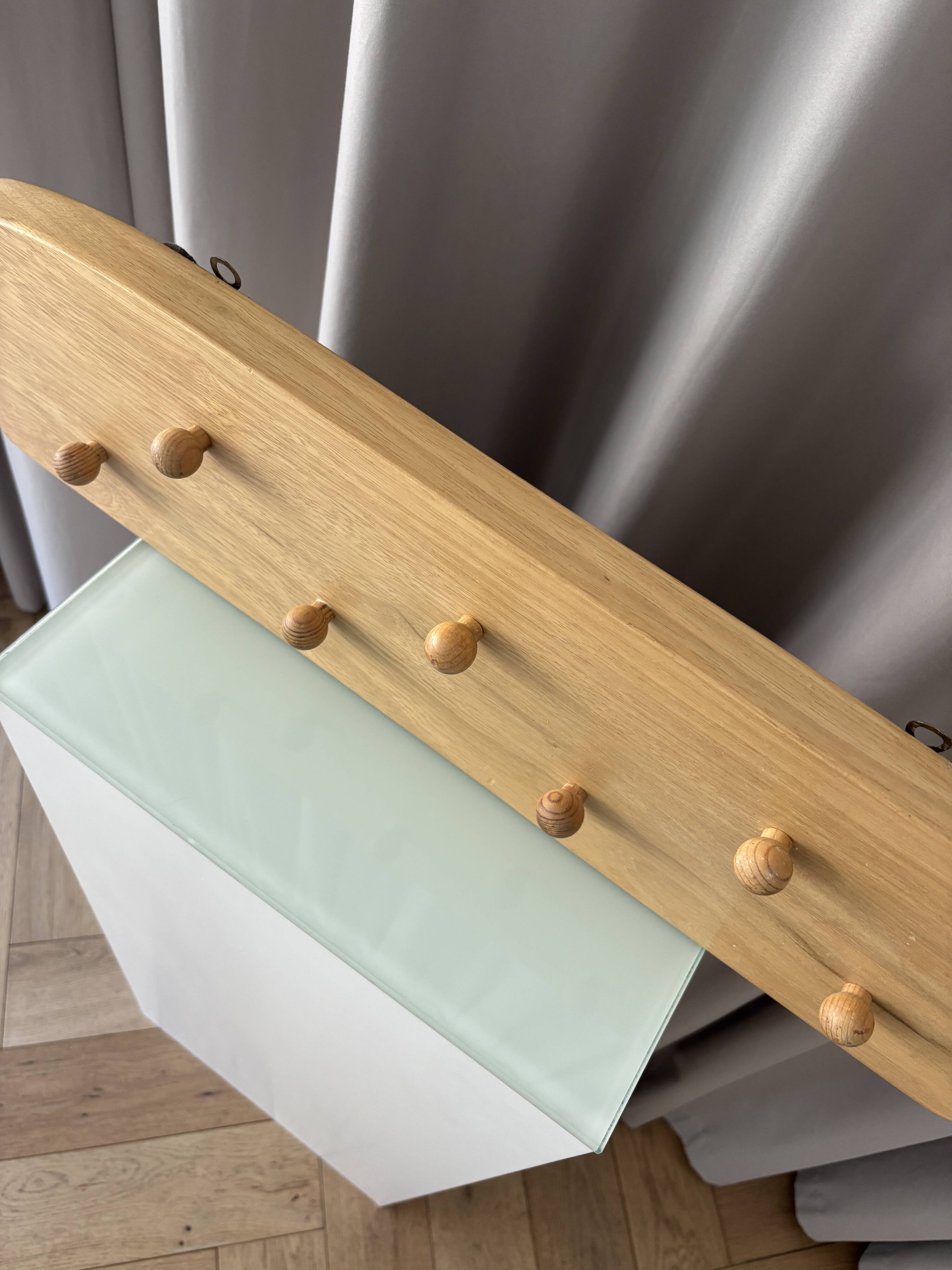 Vintage Solid Wood Wall-Mounted Coat Rack – 7 Pegs