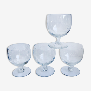 Lot de 4 verres à vin ronds en cristal gravé années 50