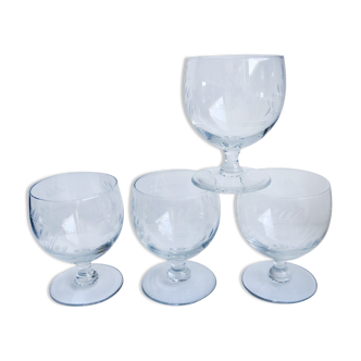 Lot de 4 verres à vin ronds en cristal gravé années 50