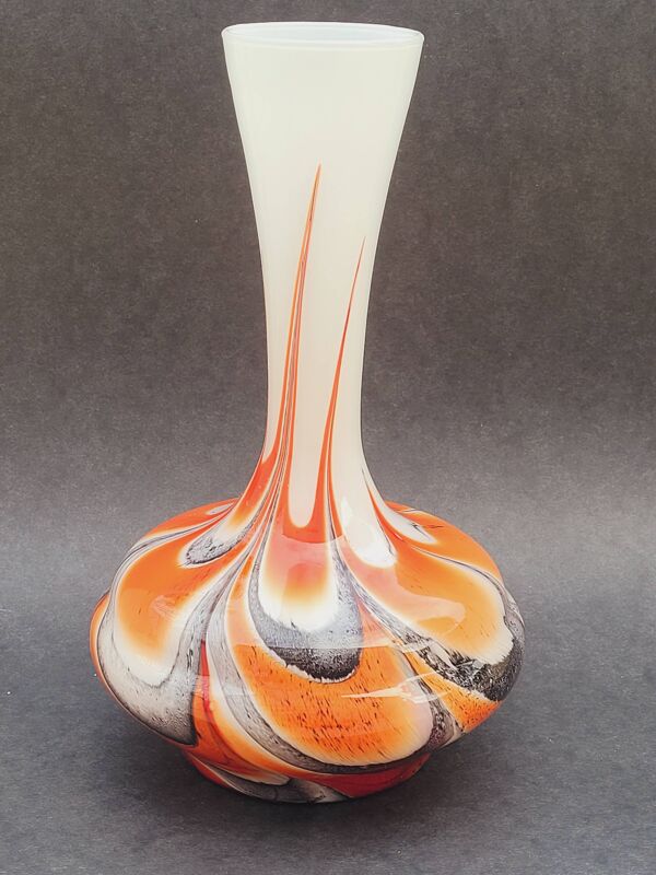 Vase vintage Italie par Carlo Moretti  1970 opaline orange noir