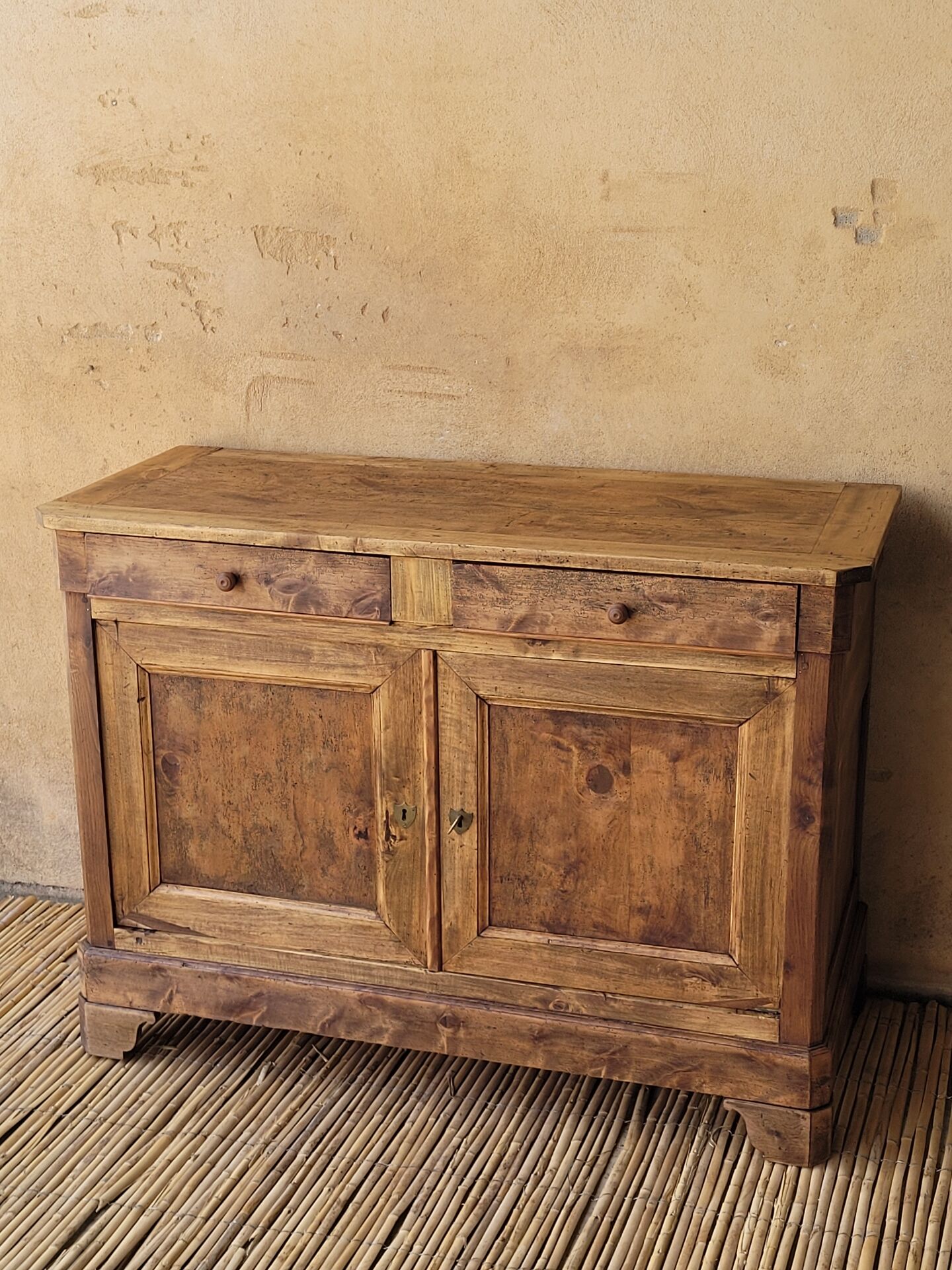 Buffet ancien en bois massif- rénové