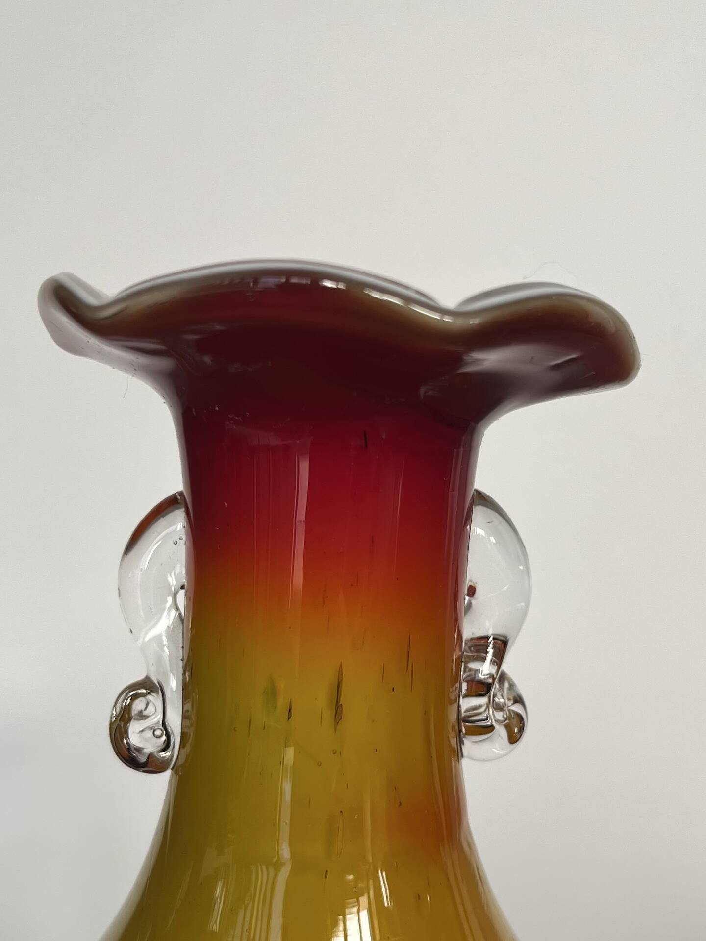 Small artisanal vase, blown glass, multicoloured.