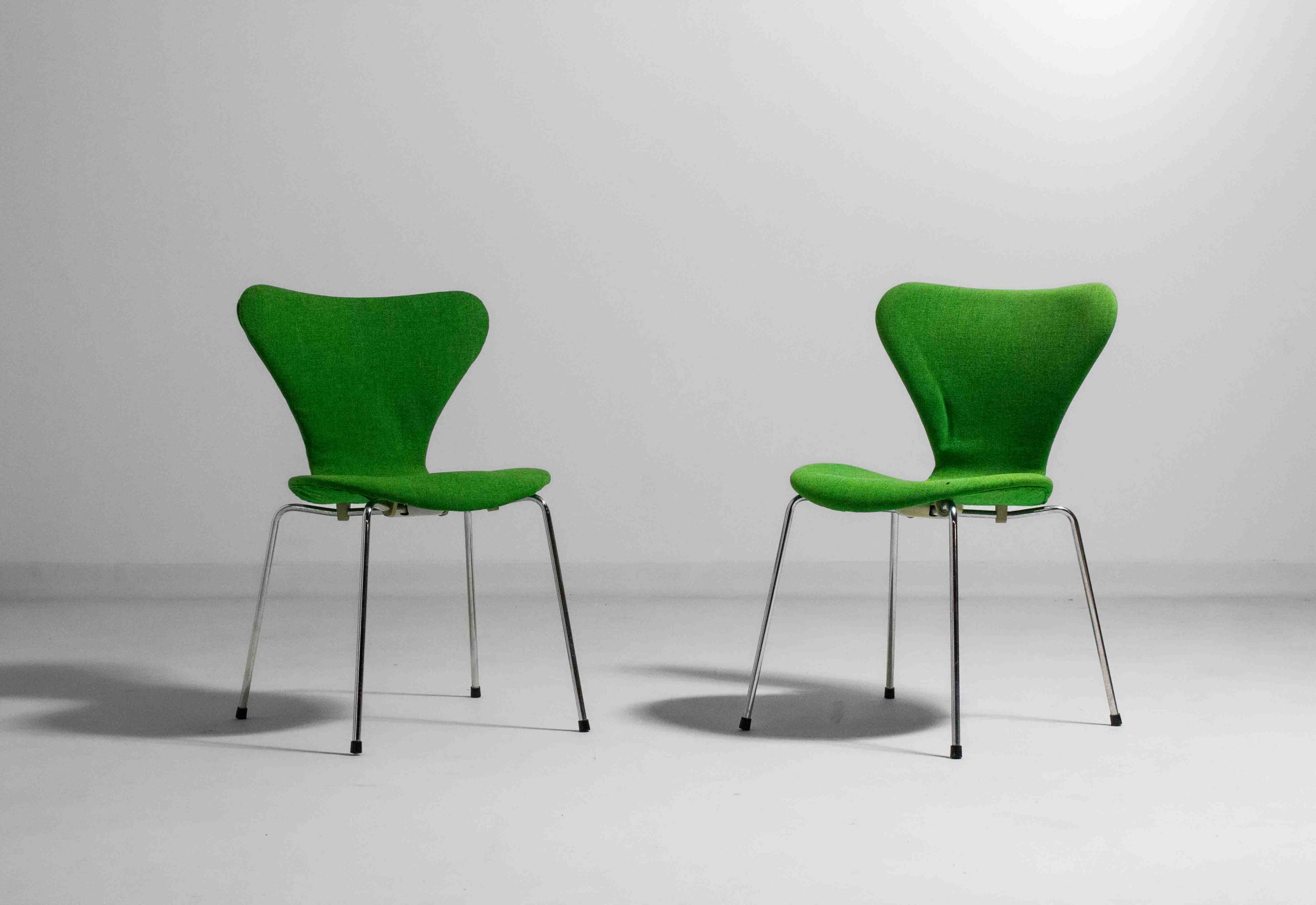 Set of 4 Fritz Hansen butterfly chairs in deep green fabric, 1980s