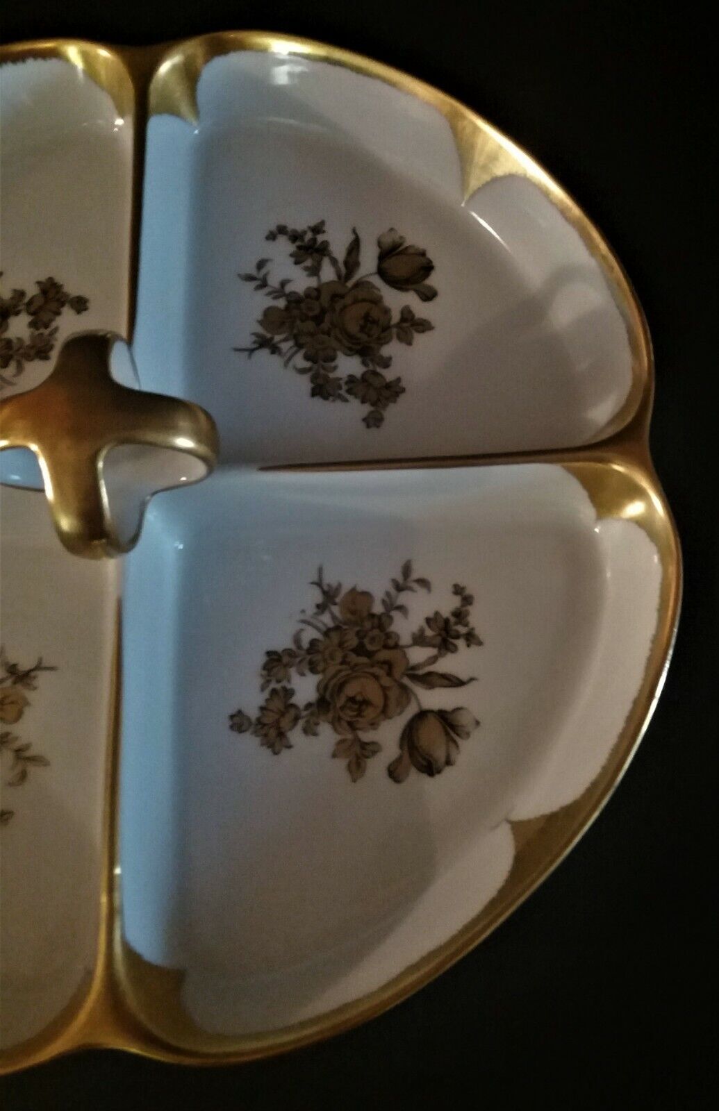 Porcelain flat servant from Limoges Mandavy Marcel