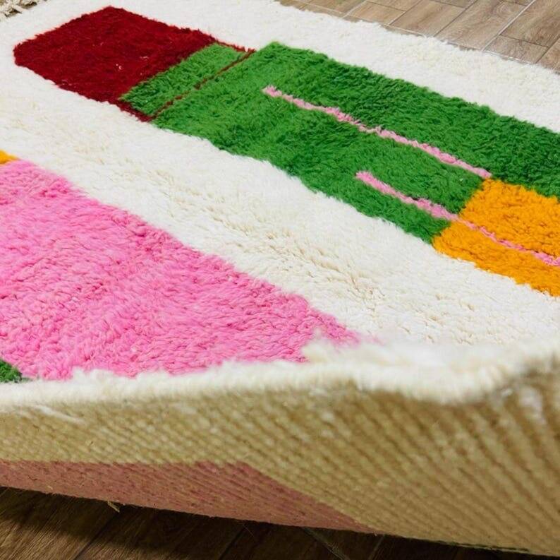 Traditional handmade pure wool Berber rug size 150 x 250 cm.