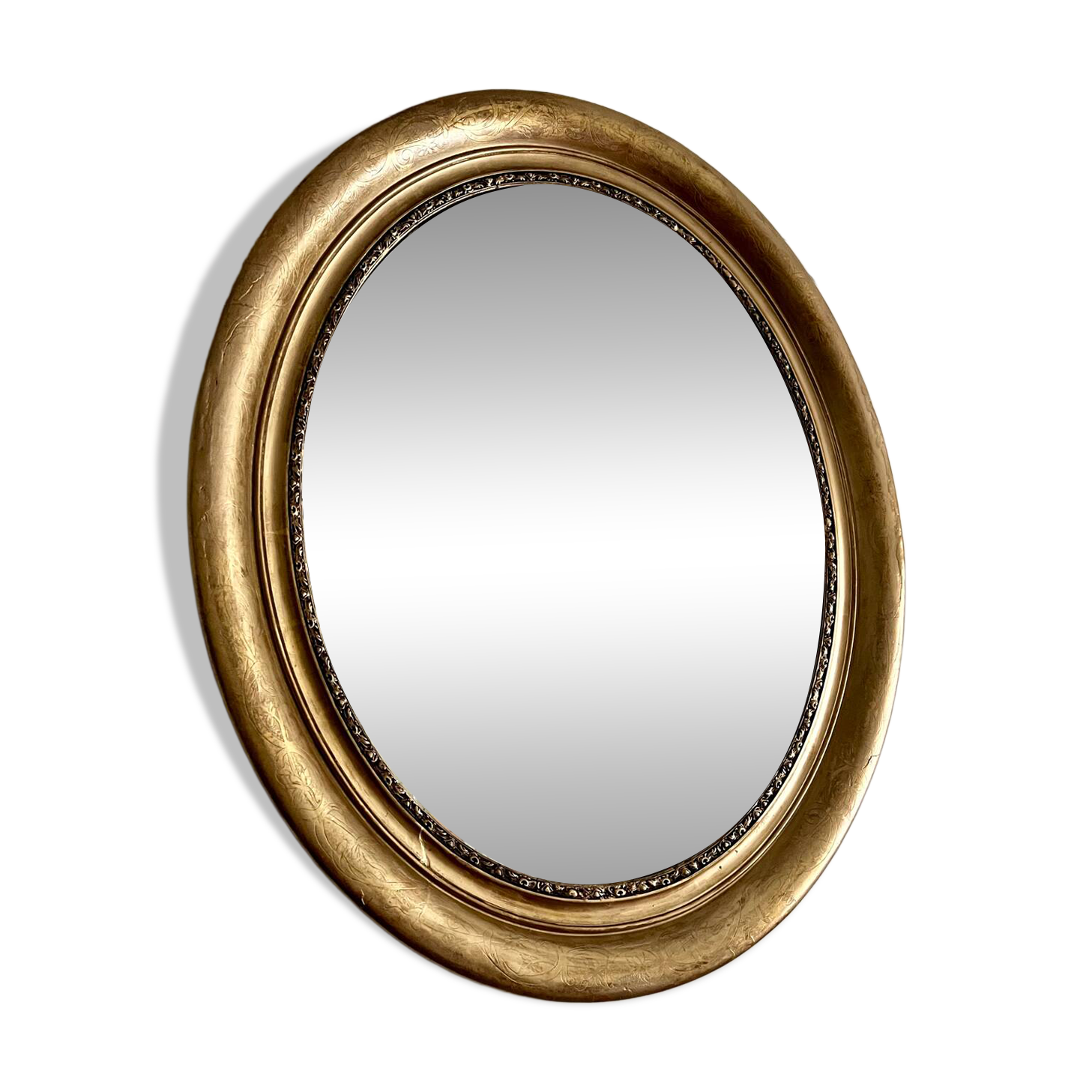 Large antique oval gilded mirror – Louis-Philippe period (circa 1840-1860)
