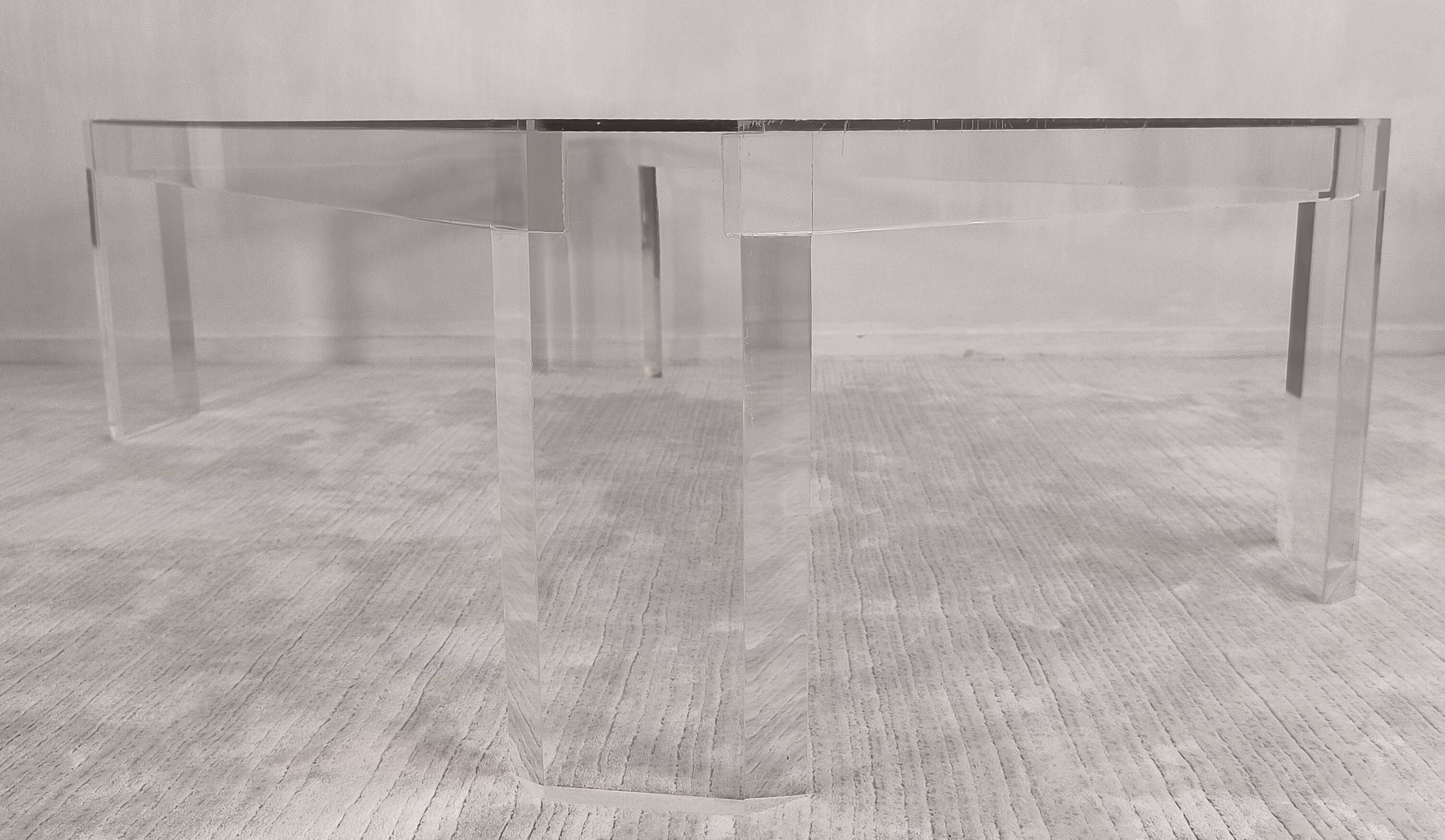 Superb coffee table in Altuglas and glass – signed by Marc Micoud, circa 1970.