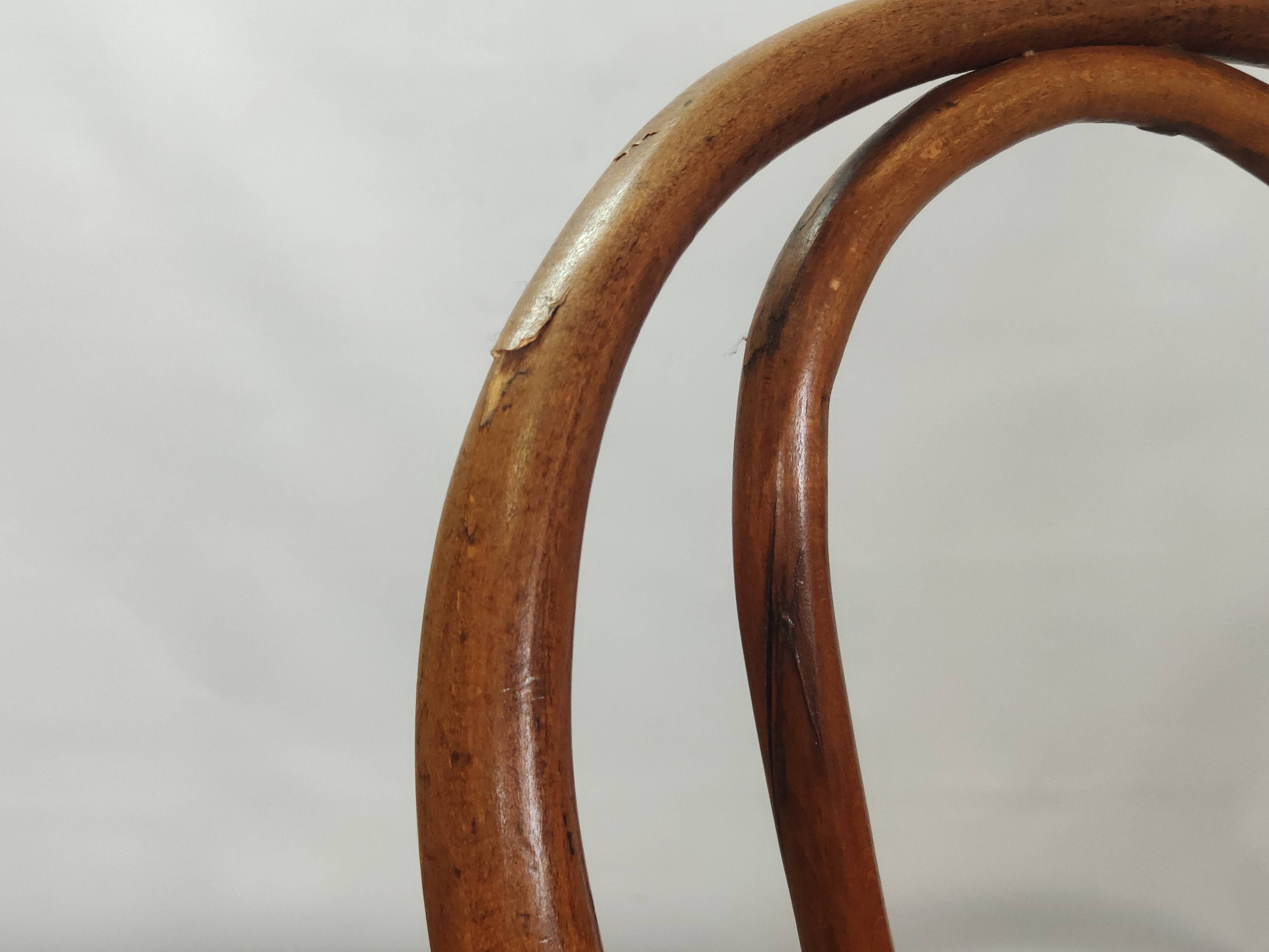 Chaise Léon Cambier bistrot vintage bois courbé Thonet