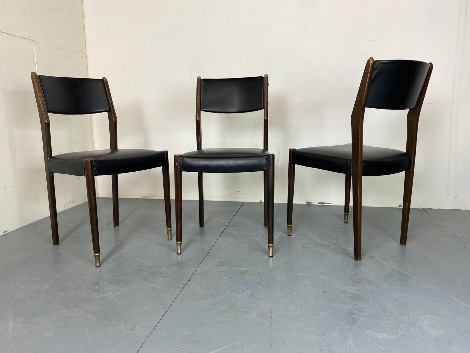 Chaises Modernistes Mid-Century, 1960s, Set de 3