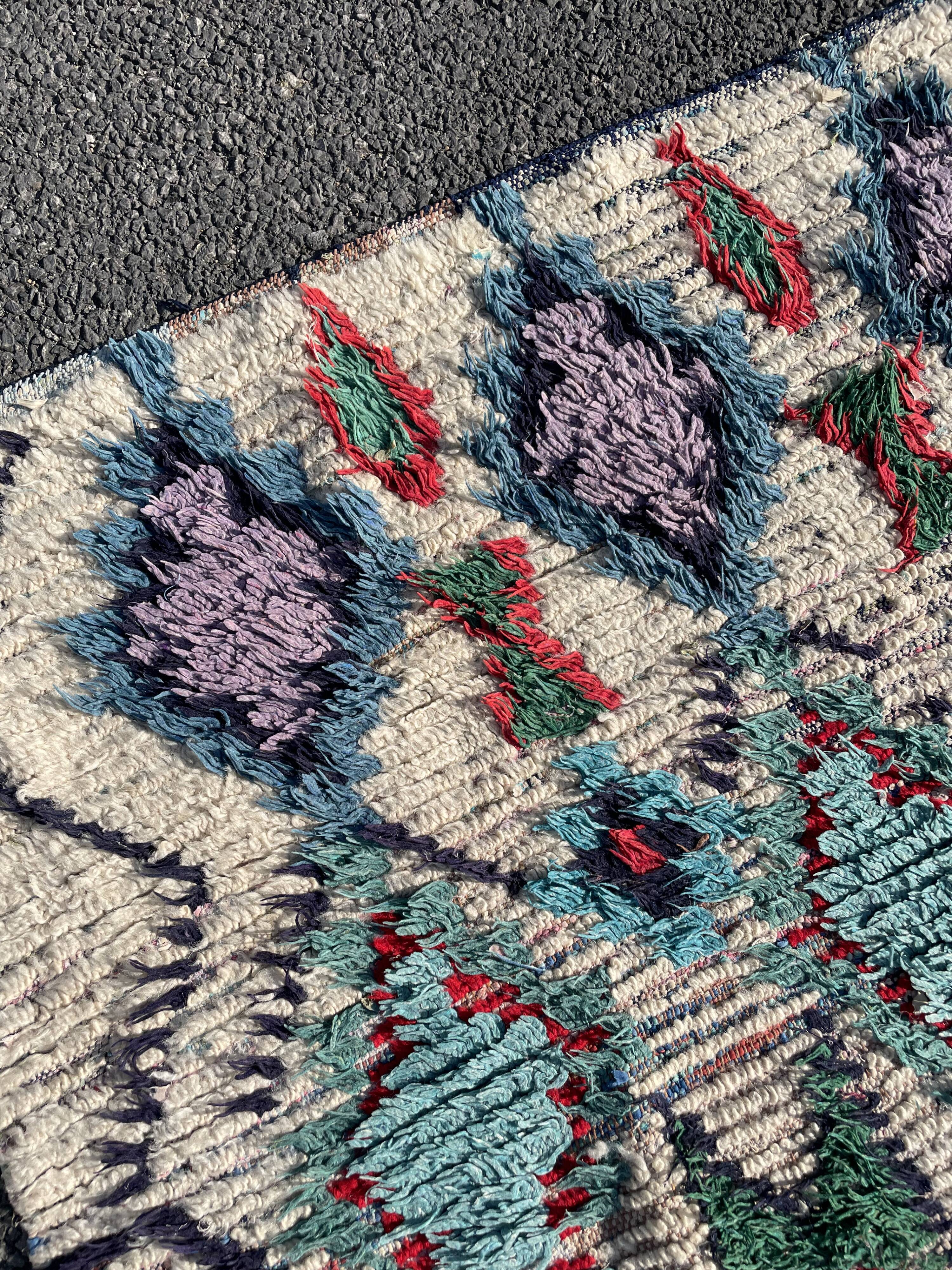 Vintage moroccan carpet from the azilal region 110x160 cm