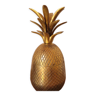 Pineapple shaped covered pot