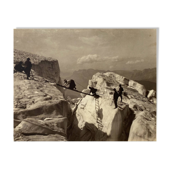 Tableau photo d'Auguste Couttet "passage crevasse fin du 19 eme siècle"