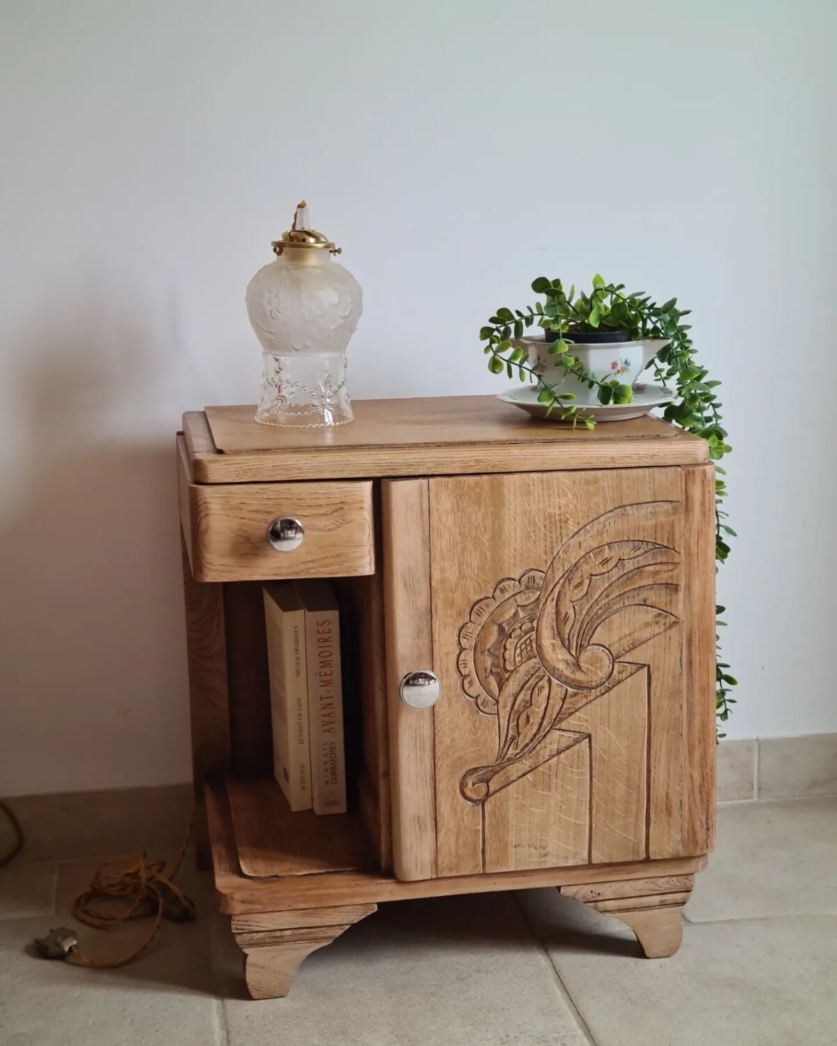 Bedside 30s renovated