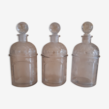 Anciennes bouteilles de parfum Guerlain 500ml sans étiquettes