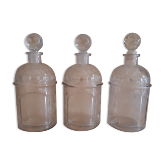 Anciennes bouteilles de parfum Guerlain 500ml sans étiquettes