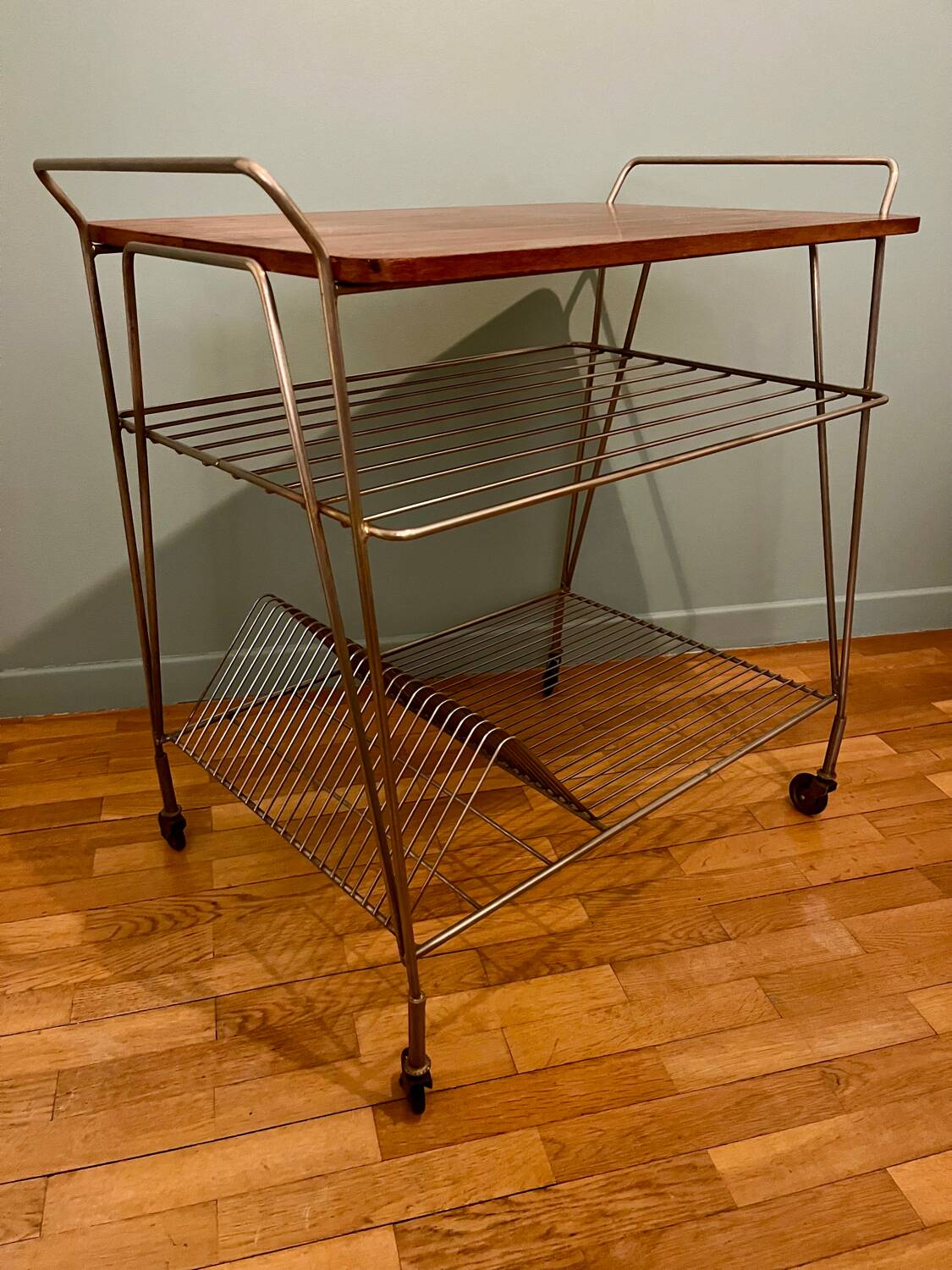 Vintage 70 Vinyl Serving