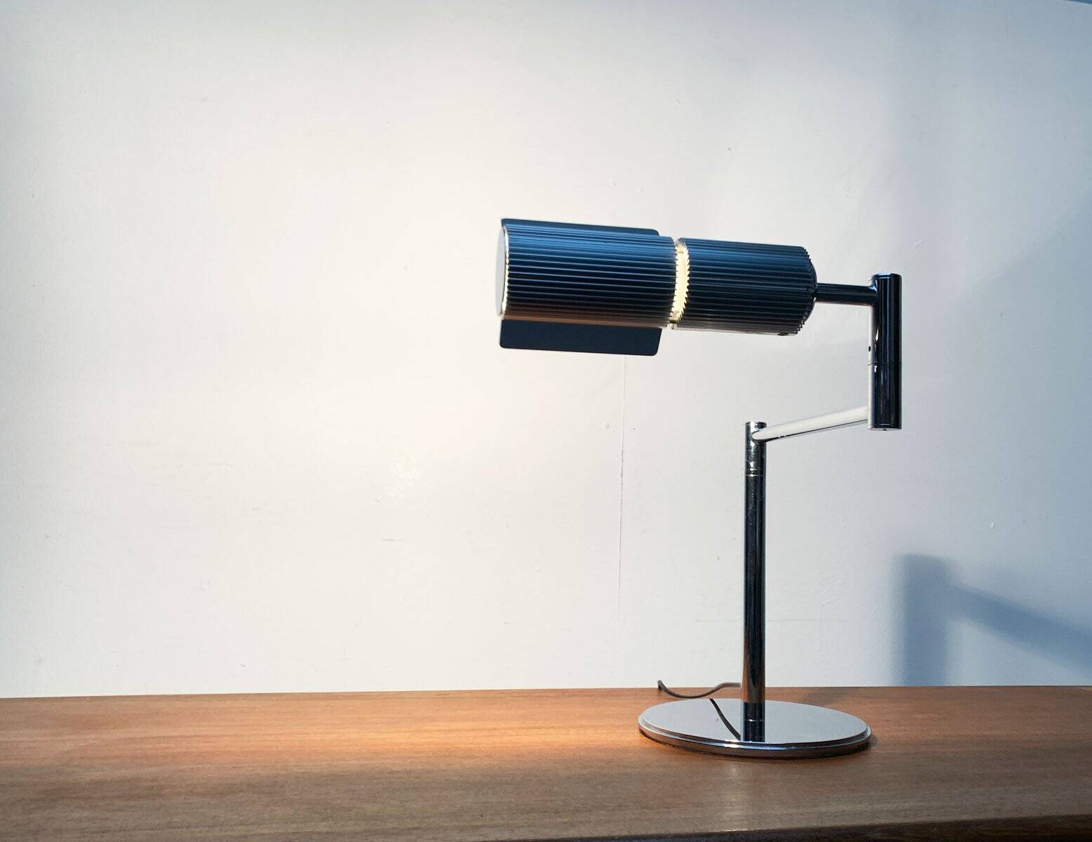 Lampe de table Haloprofil de l'ère spatiale vintage par V. Frauenknecht pour Swisslamps International, années 1970