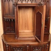Credence in walnut 19th neo-gothic flamboyant