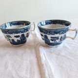Lot 2 cups