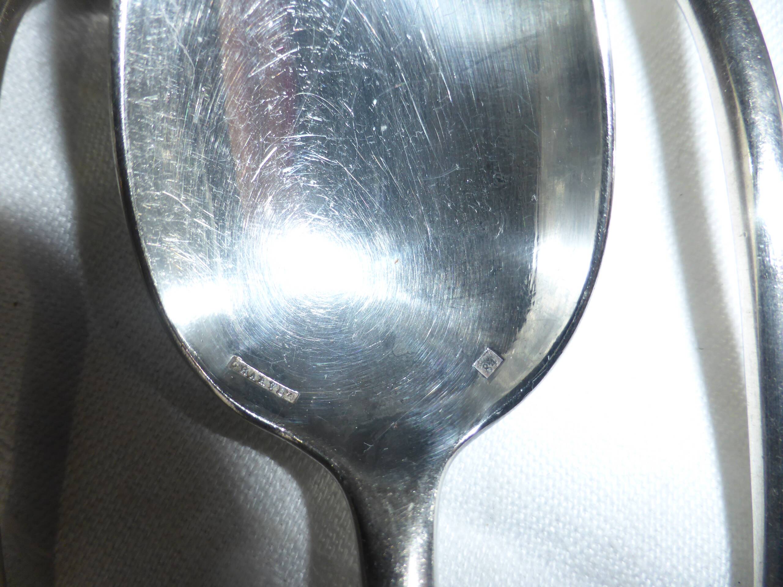 6 vintage silver-plated metal soup spoons, hallmarked 211289