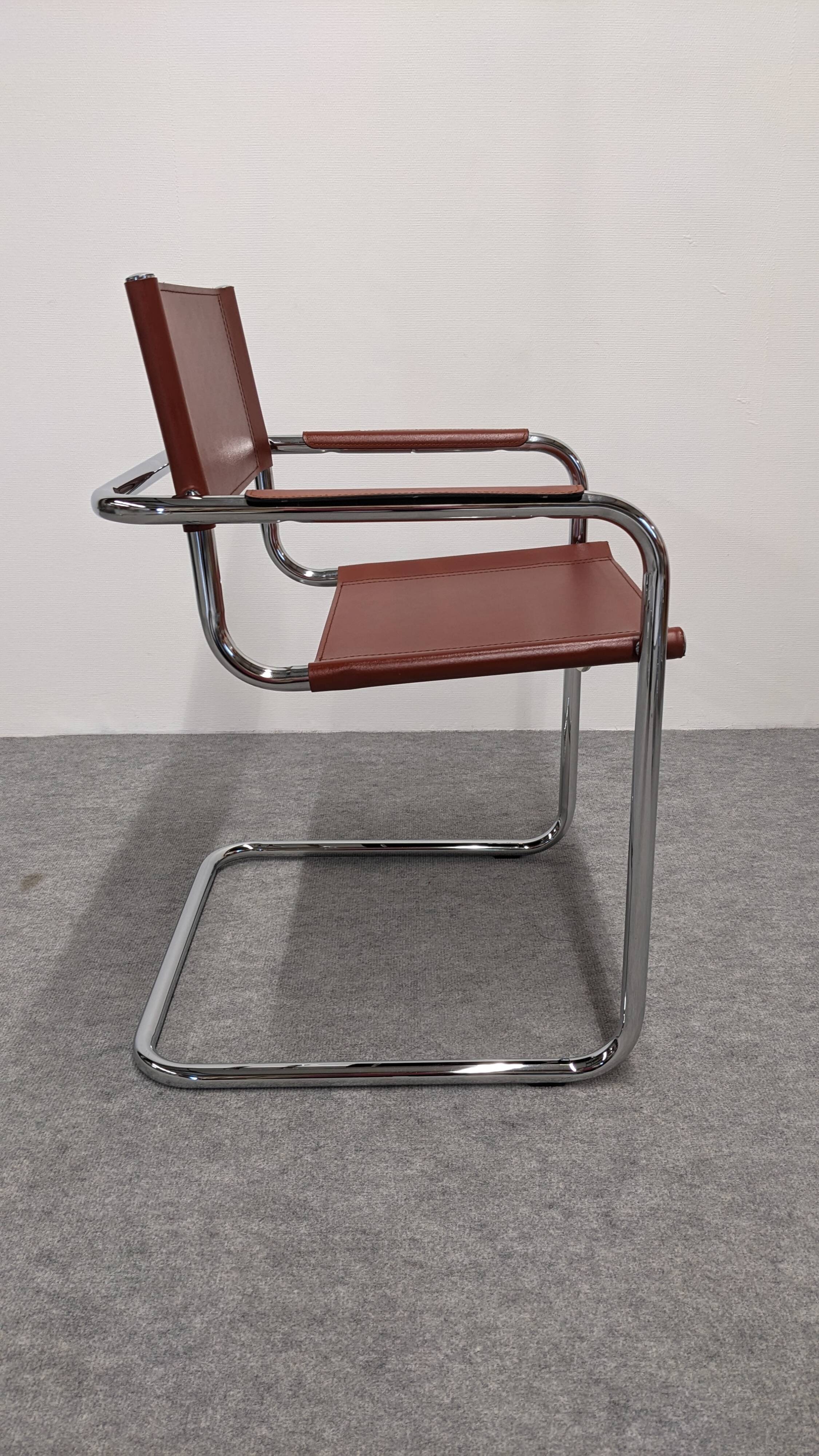 Série de 8 fauteuils cantilever modèle MG5 Made in Italy